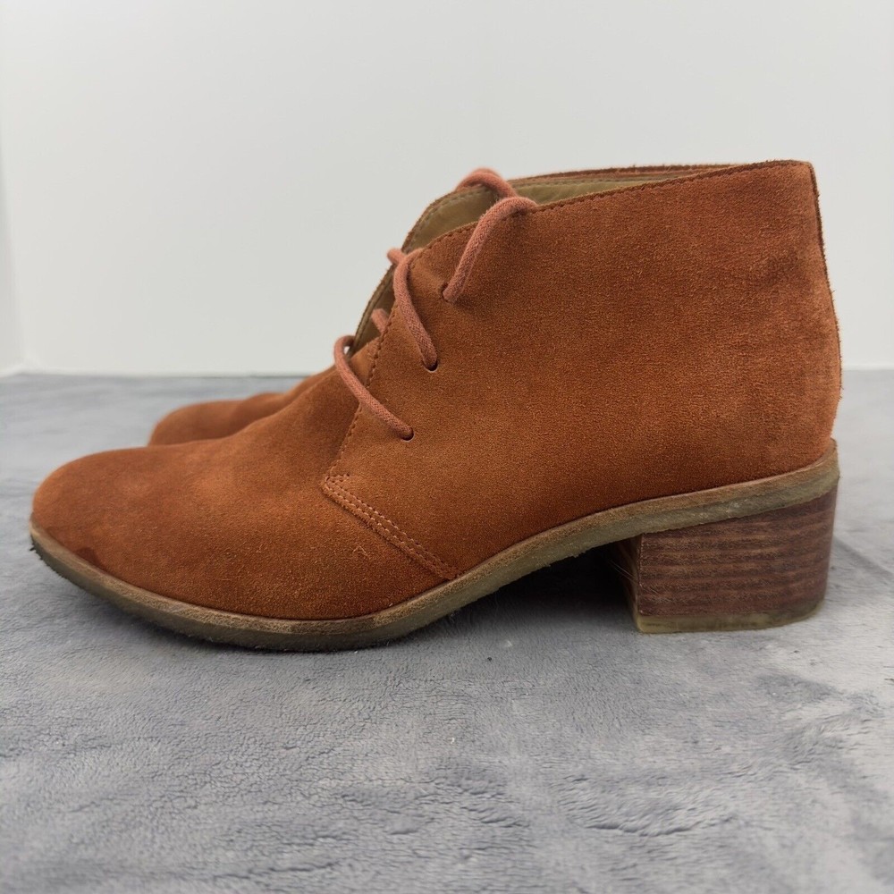 Clarks Originals Women's Orange Phenia Suede Desert  Ankle Boot Size 7